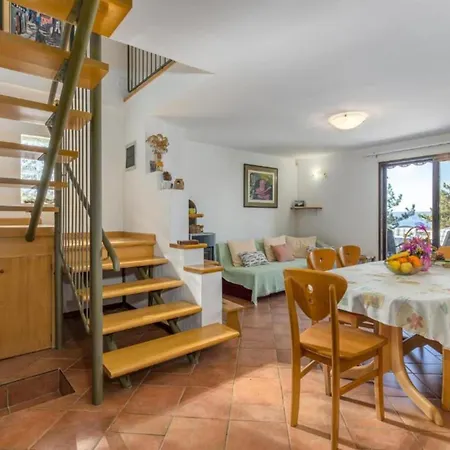 Mirna - Three Bedroom With Balcony And Sea View Apartment