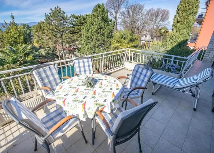 Mirna - Three Bedroom With Balcony And Sea View Lägenhet *