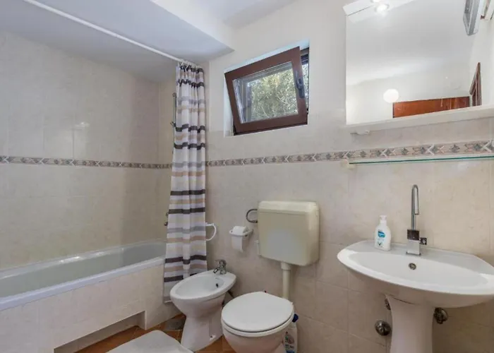 Mirna - Three Bedroom With Balcony And Sea View Lejlighed *