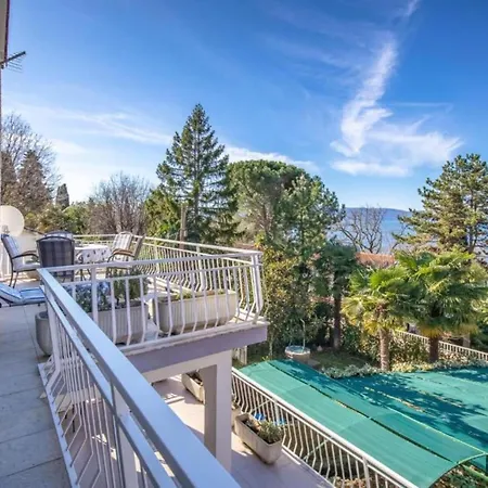 Mirna - Three Bedroom With Balcony And Sea View Apartamento